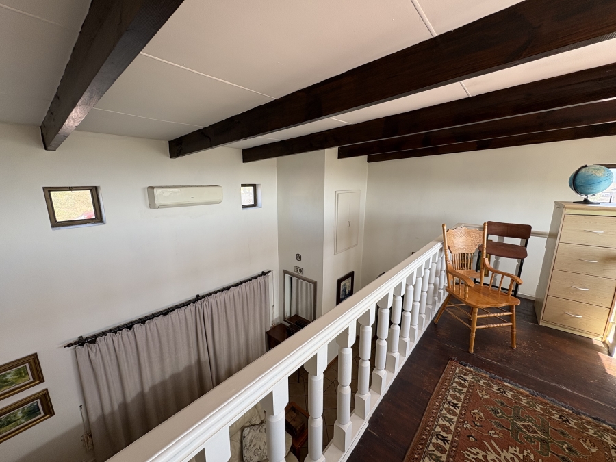 4 Bedroom Property for Sale in Pearl Bay Western Cape